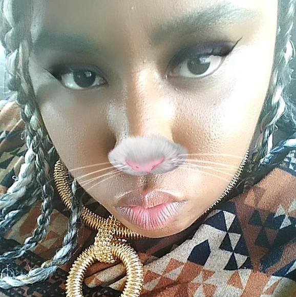 Meet your Posher, Sarah - Picture 1 of 1